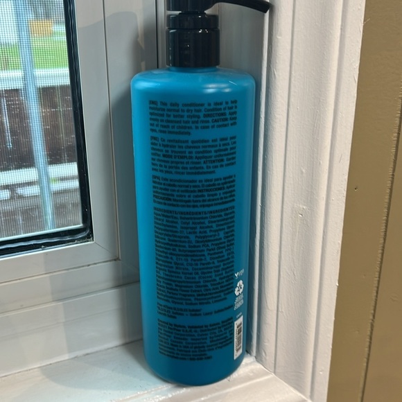 Sexy Hair Moisturizing Conditioner - Picture 2 of 2